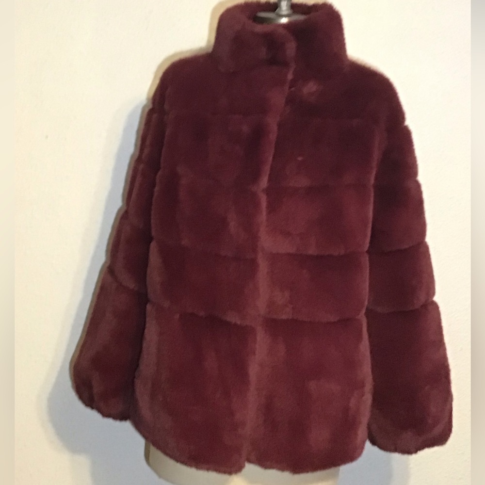 Diane Von Furstenburg womens burgundy faux fur jacket size small - Picture 2 of 11